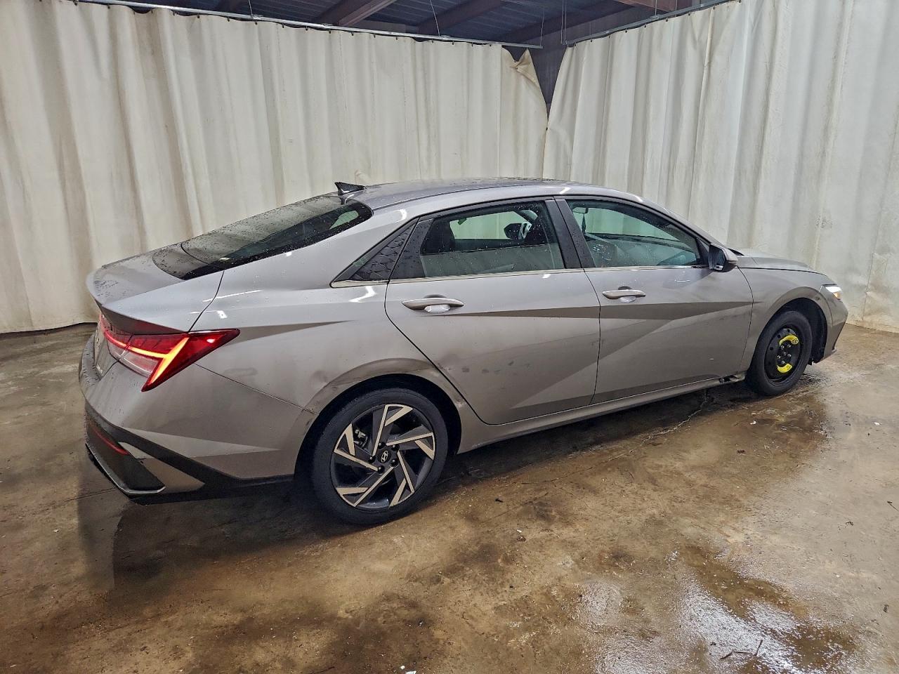 2025 HYUNDAI ELANTRA LIMITED photo 3