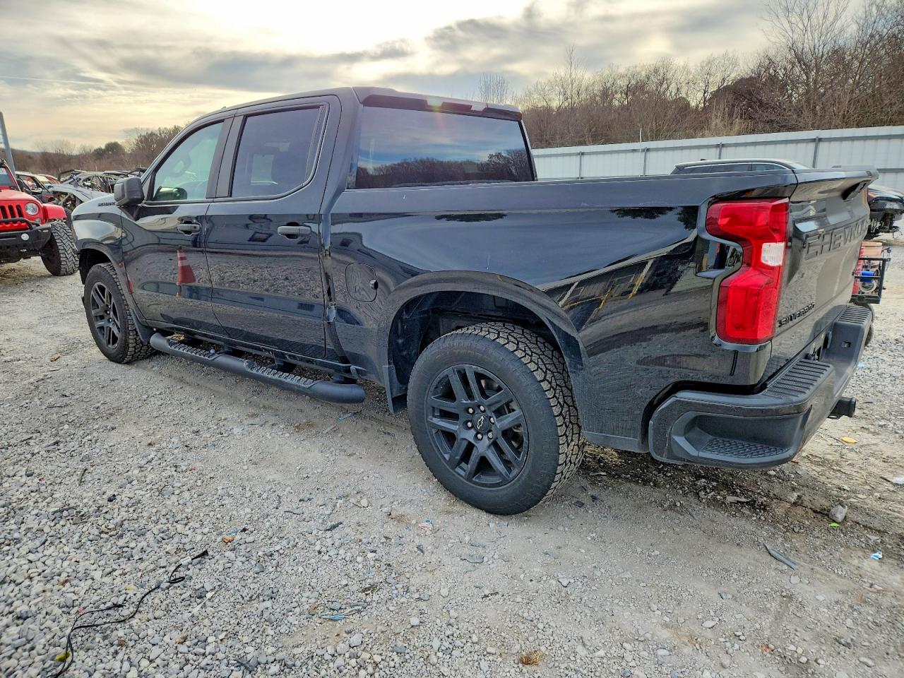 2021 CHEVROLET SILVERADO C1500 CUSTOM photo 4