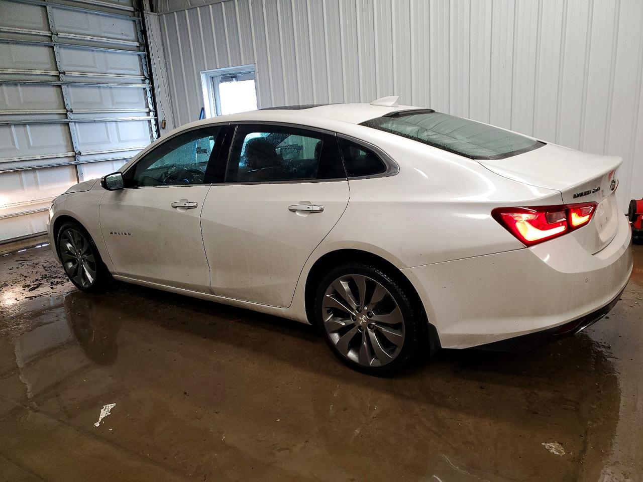 2016 CHEVROLET MALIBU PREMIER photo 2