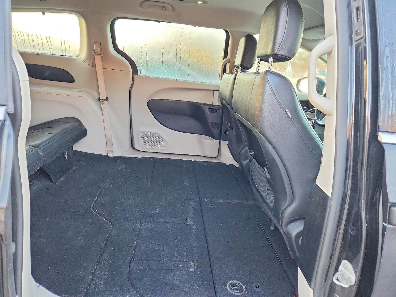 2019 CHRYSLER PACIFICA TOURING L photo 11