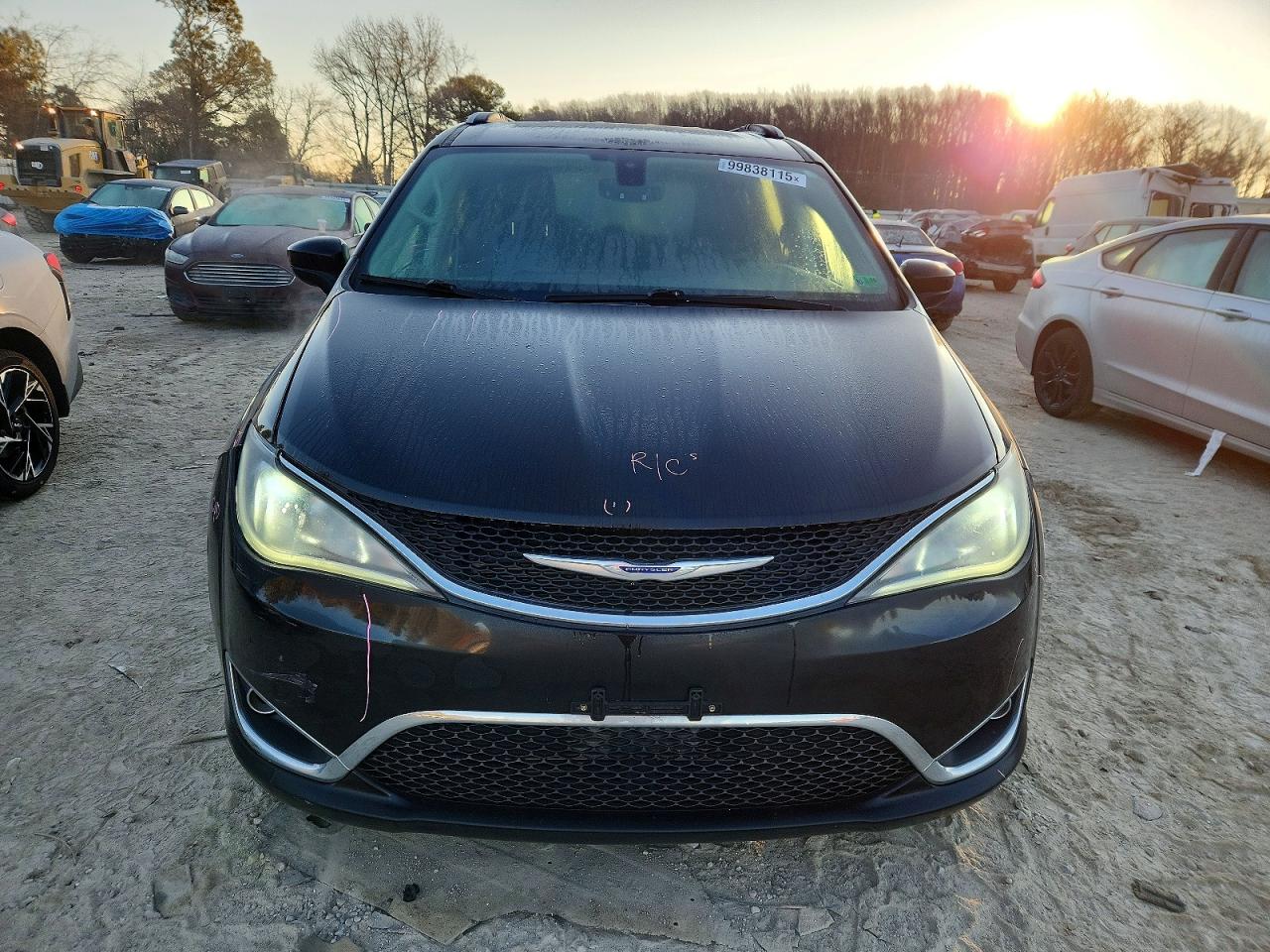 2019 CHRYSLER PACIFICA TOURING L photo 5