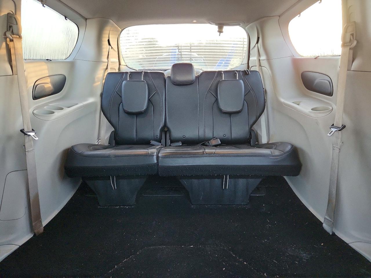 2019 CHRYSLER PACIFICA TOURING L photo 10