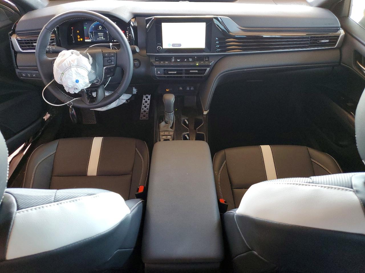 2025 TOYOTA CAMRY XSE photo 8