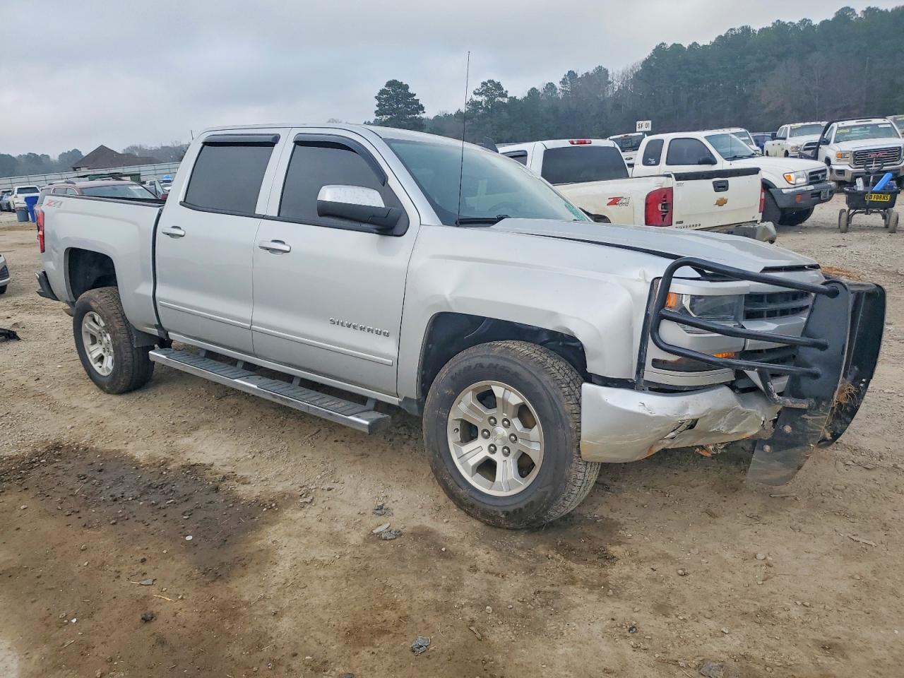 2017 CHEVROLET SILVERADO K1500 LT photo 4