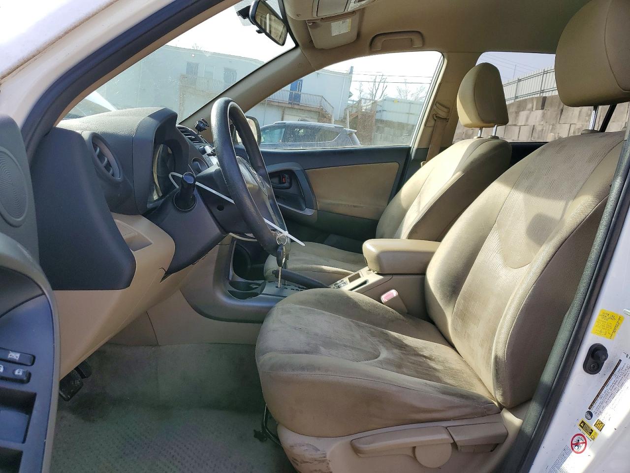 2011 TOYOTA RAV4 BASE photo 7