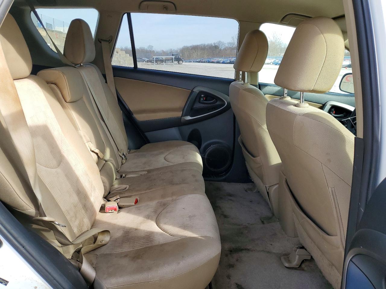 2011 TOYOTA RAV4 BASE photo 11