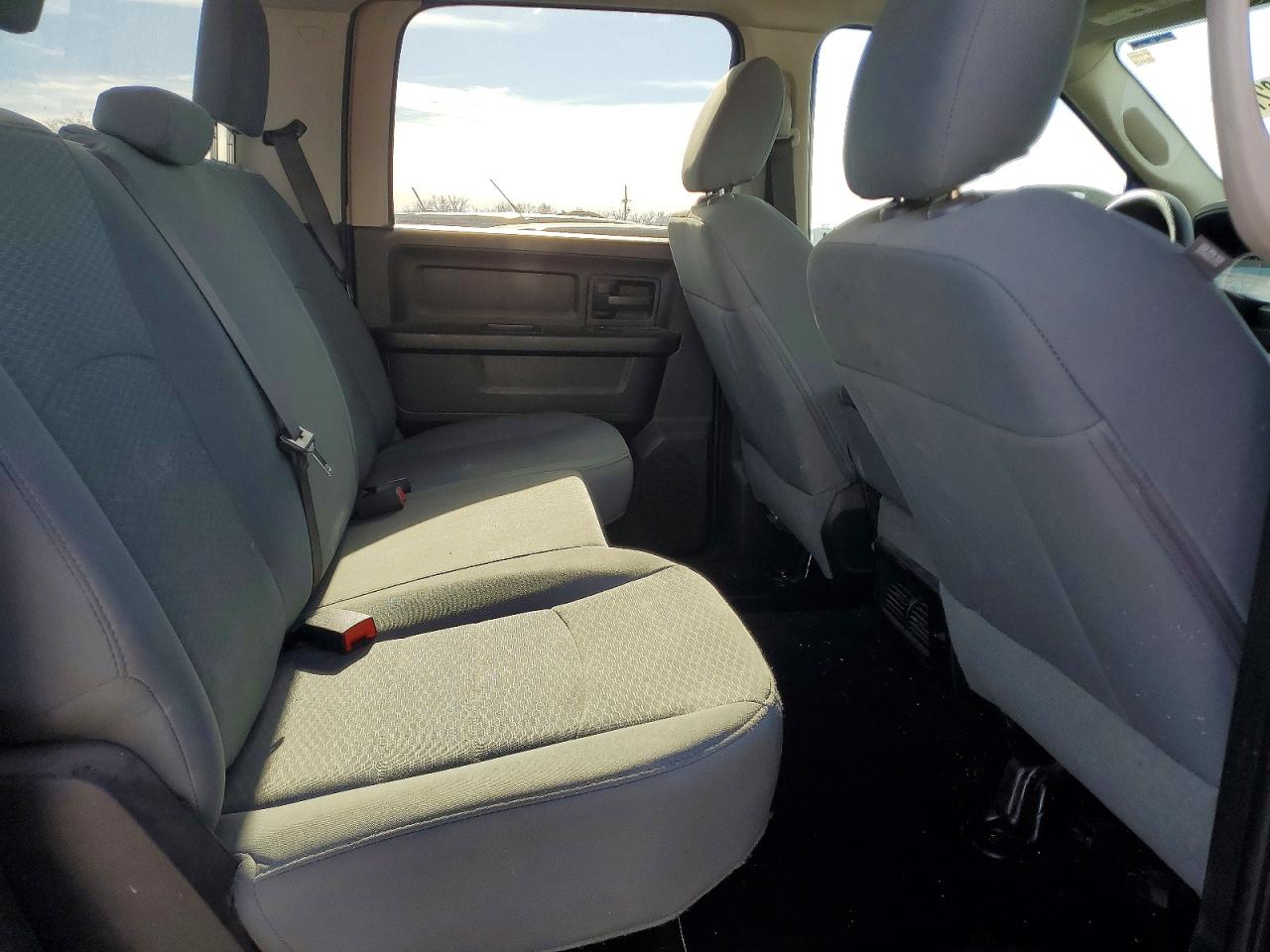2017 RAM 1500 ST photo 19