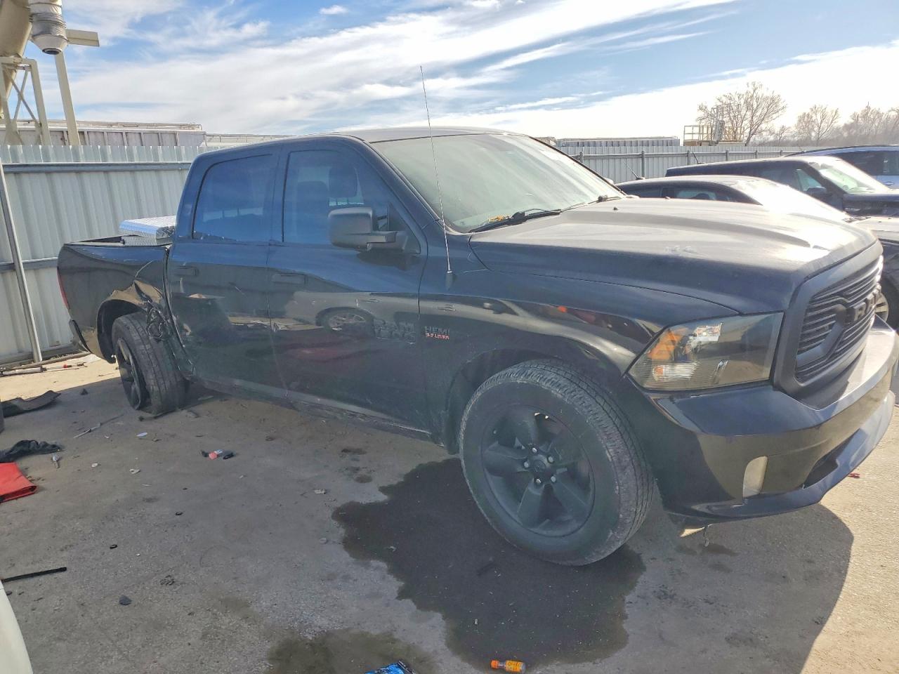 2017 RAM 1500 ST photo 7