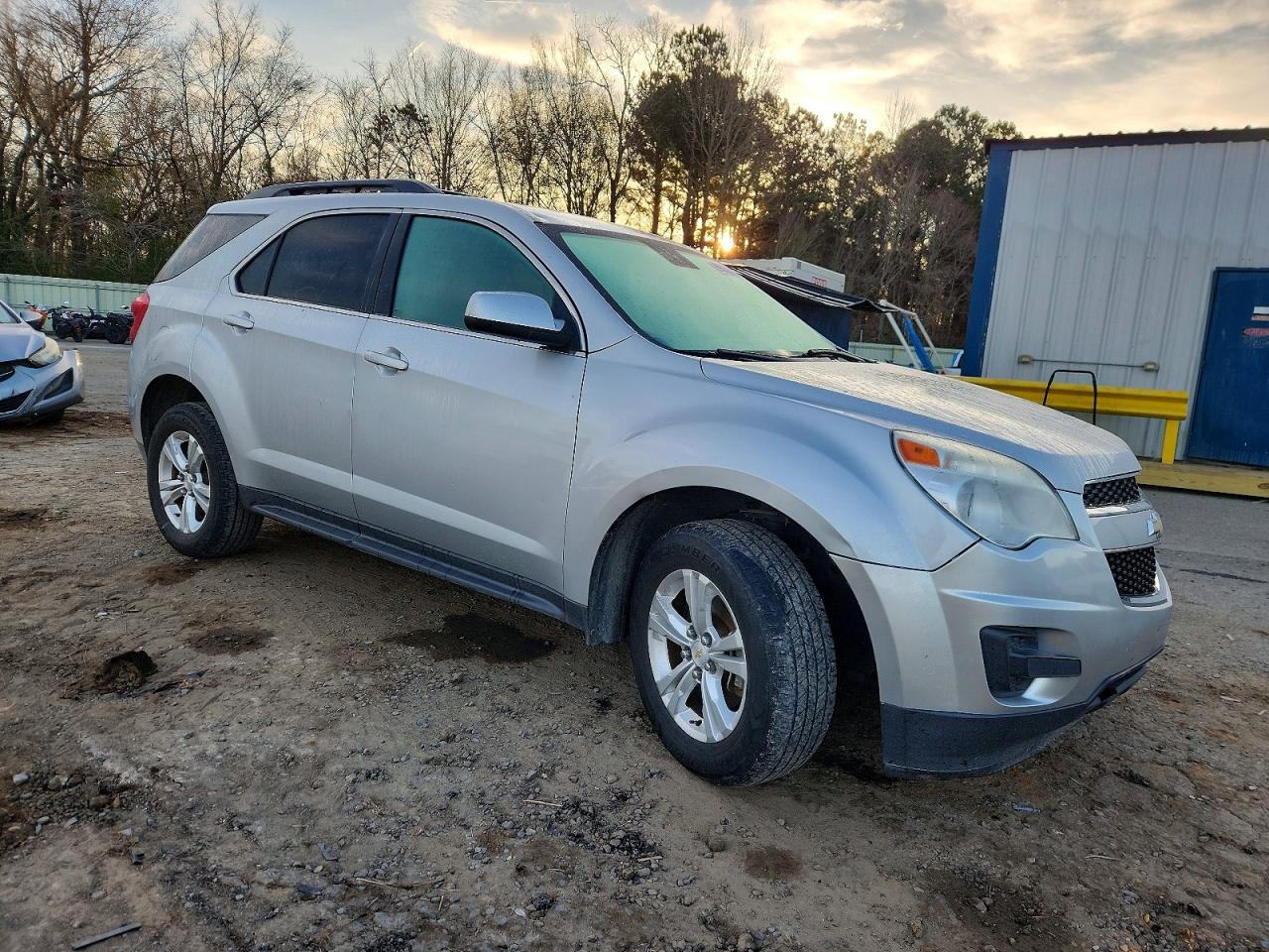 2015 CHEVROLET EQUINOX LT photo 4