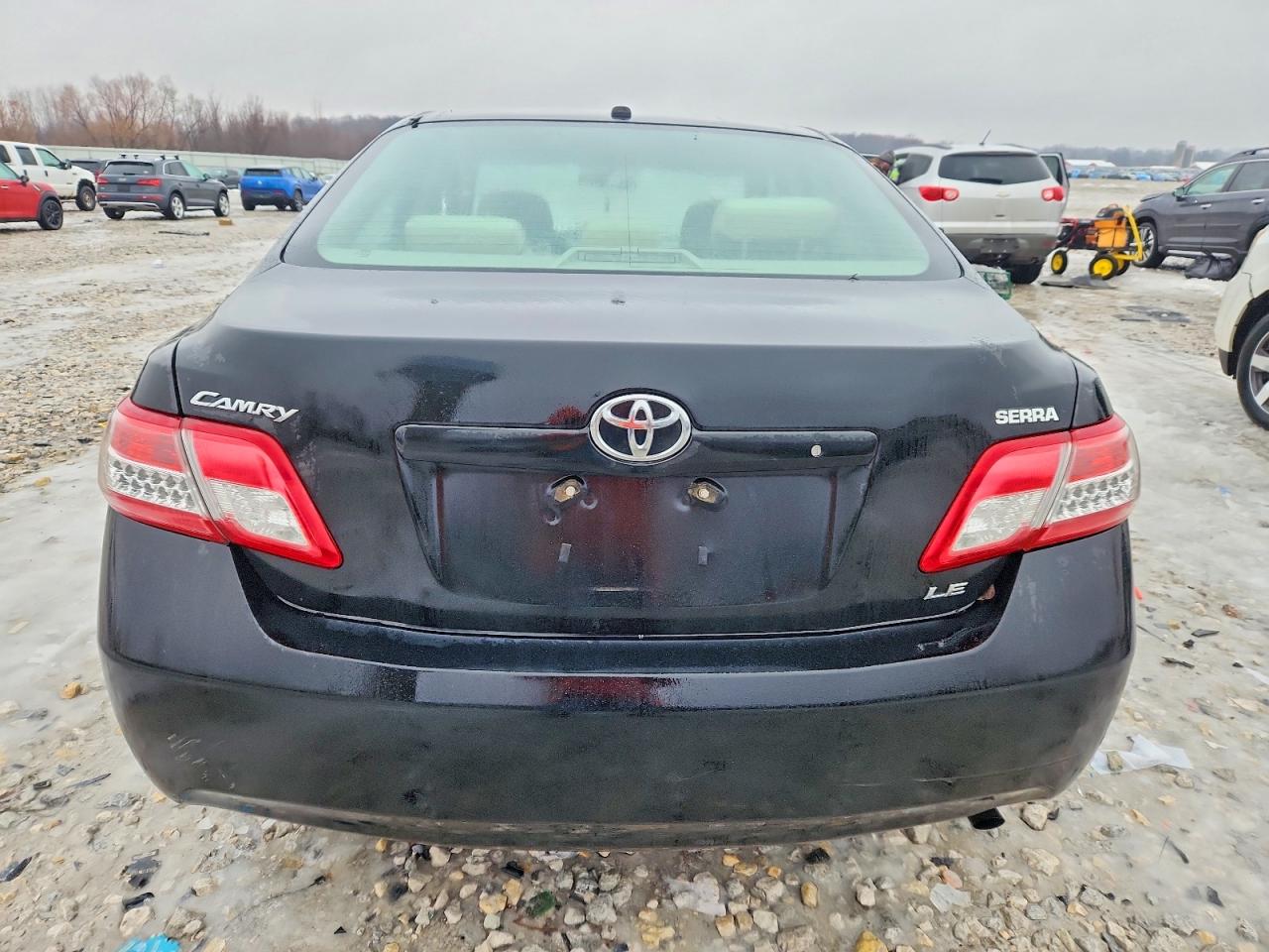2011 TOYOTA CAMRY BASE photo 6