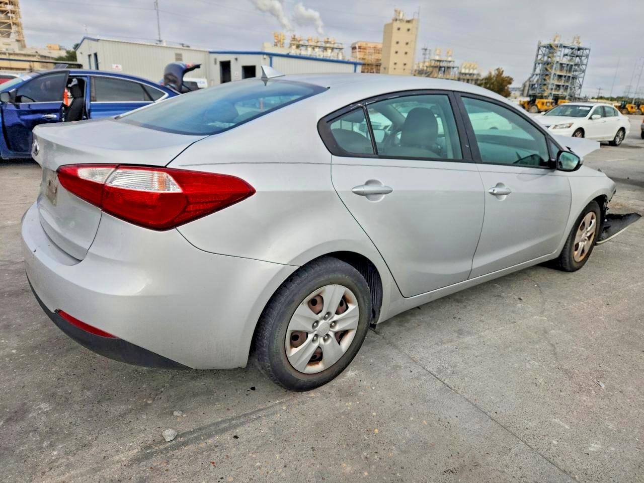 2015 KIA FORTE LX photo 3