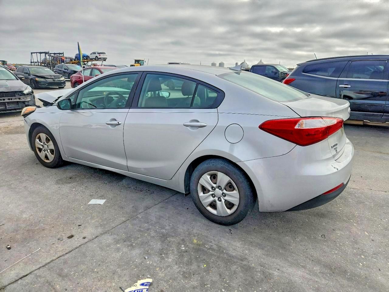 2015 KIA FORTE LX photo 2