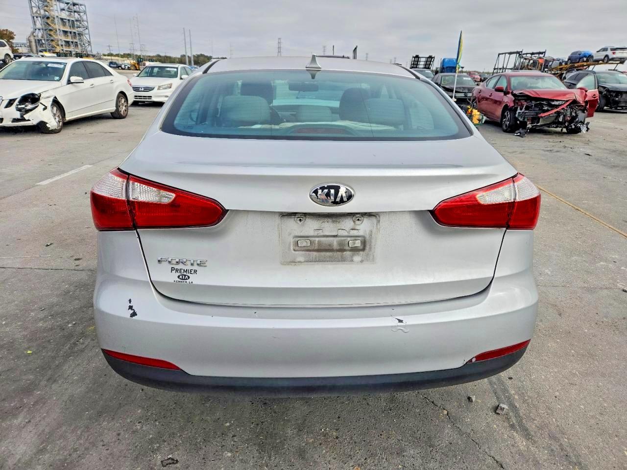 2015 KIA FORTE LX photo 6