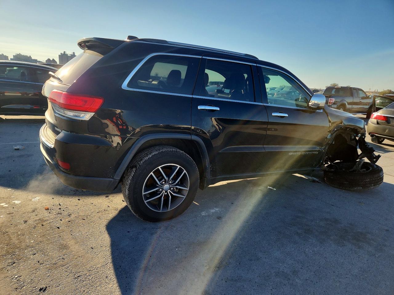 2018 JEEP GRAND CHEROKEE LIMITED photo 3