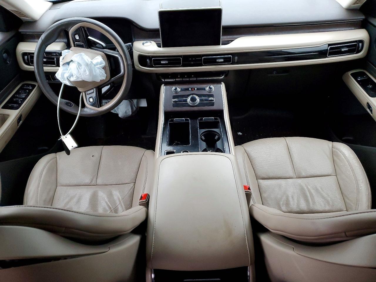 2021 LINCOLN AVIATOR RESERVE photo 8