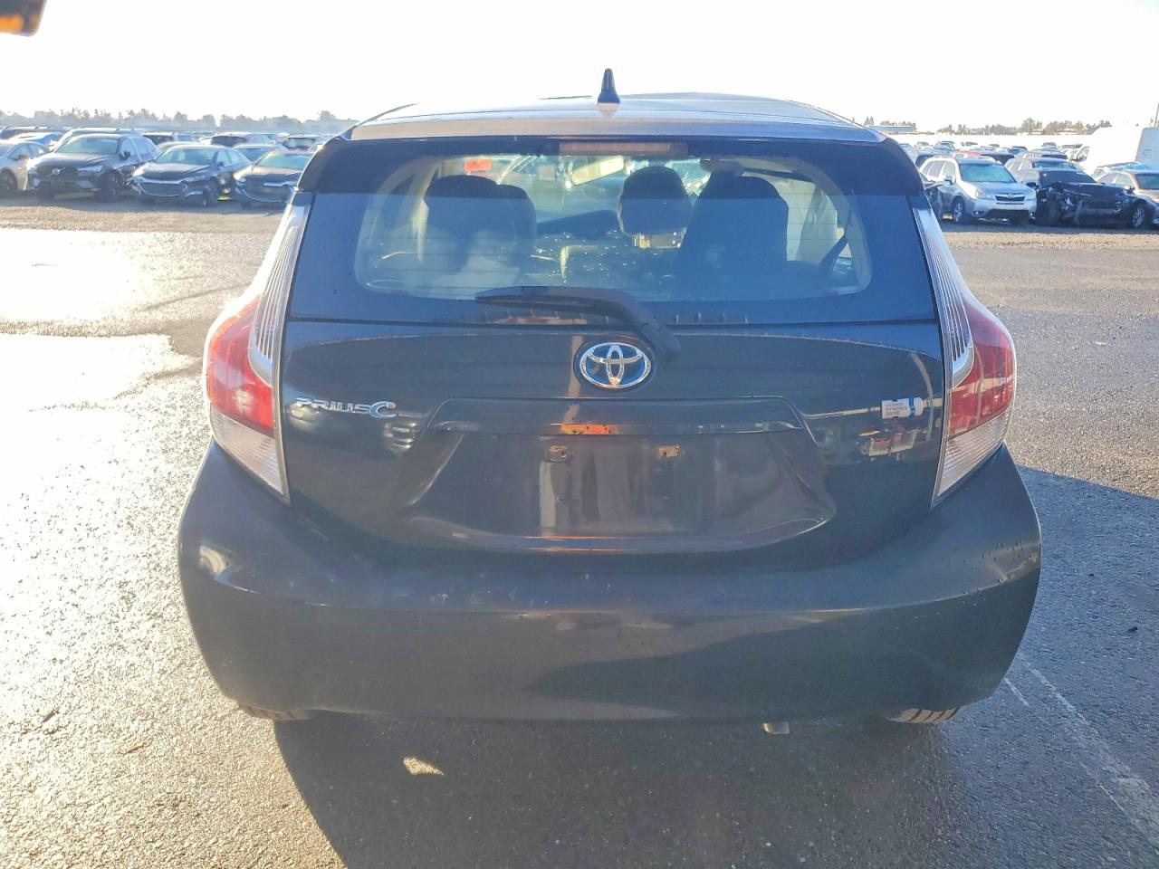 2015 TOYOTA PRIUS C photo 6