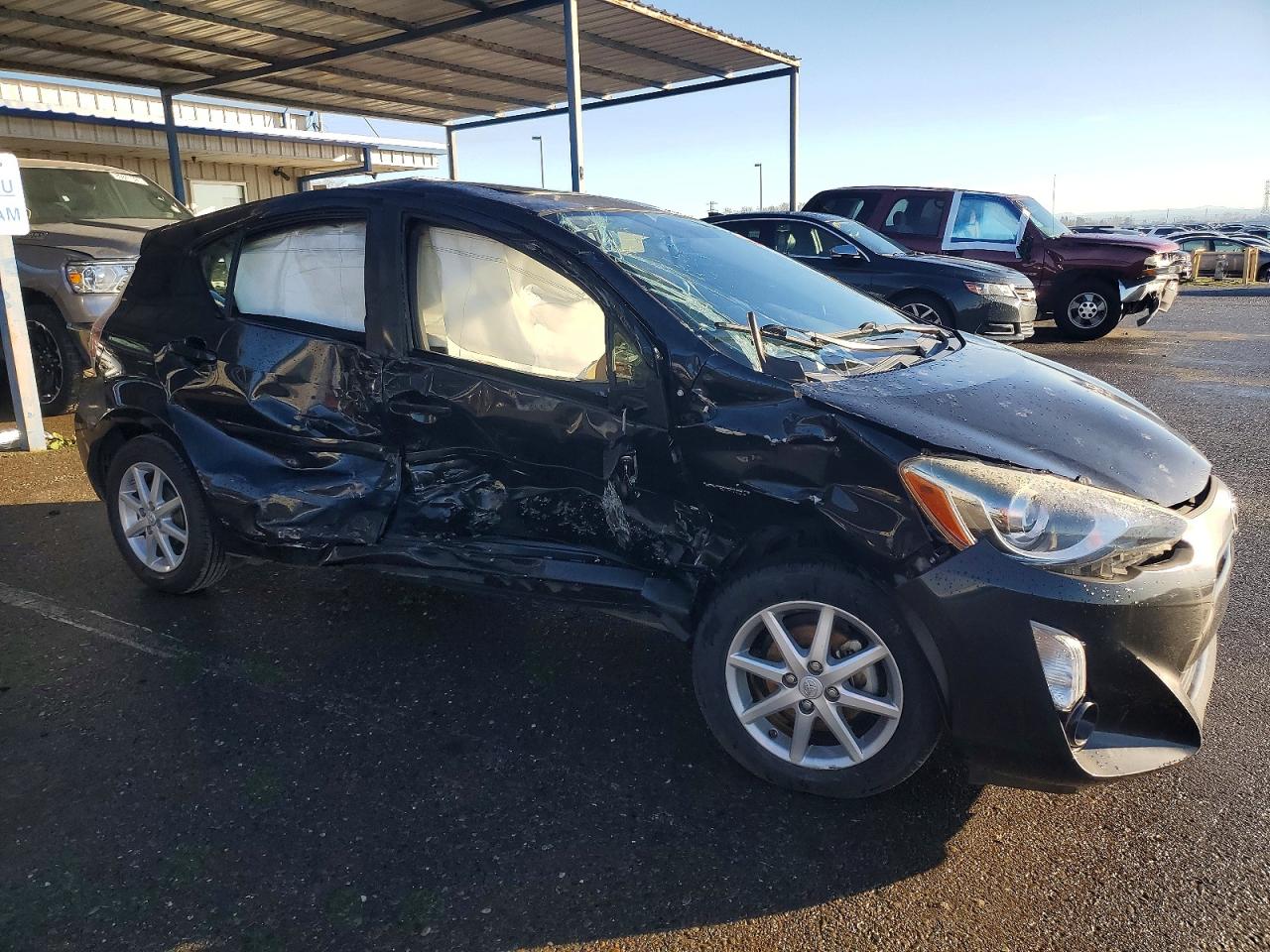 2015 TOYOTA PRIUS C photo 4