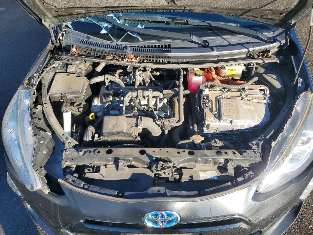 2015 TOYOTA PRIUS C photo 11