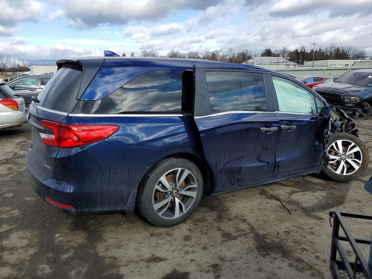 2023 HONDA ODYSSEY TOURING photo 3