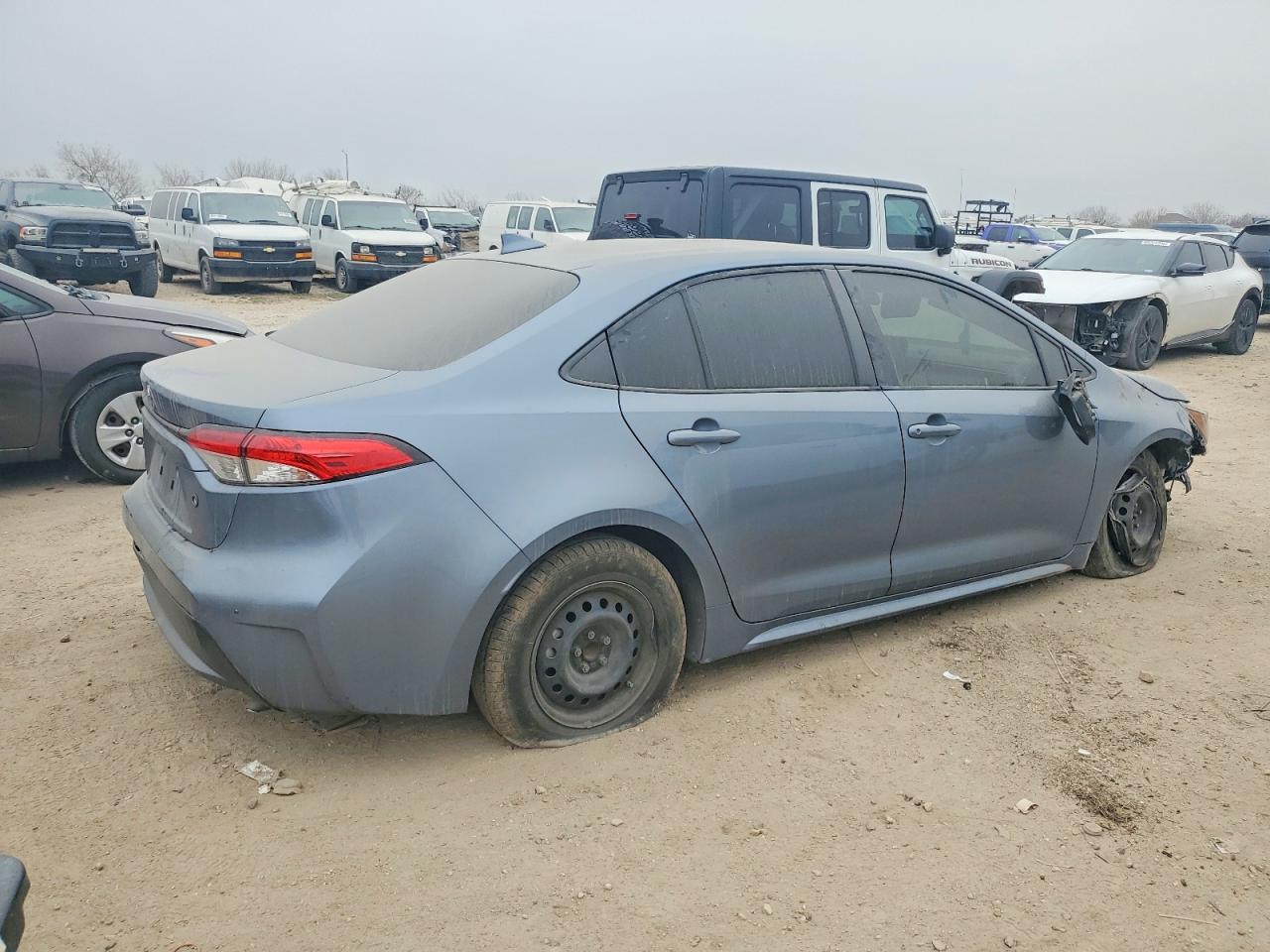 2021 TOYOTA COROLLA L photo 3