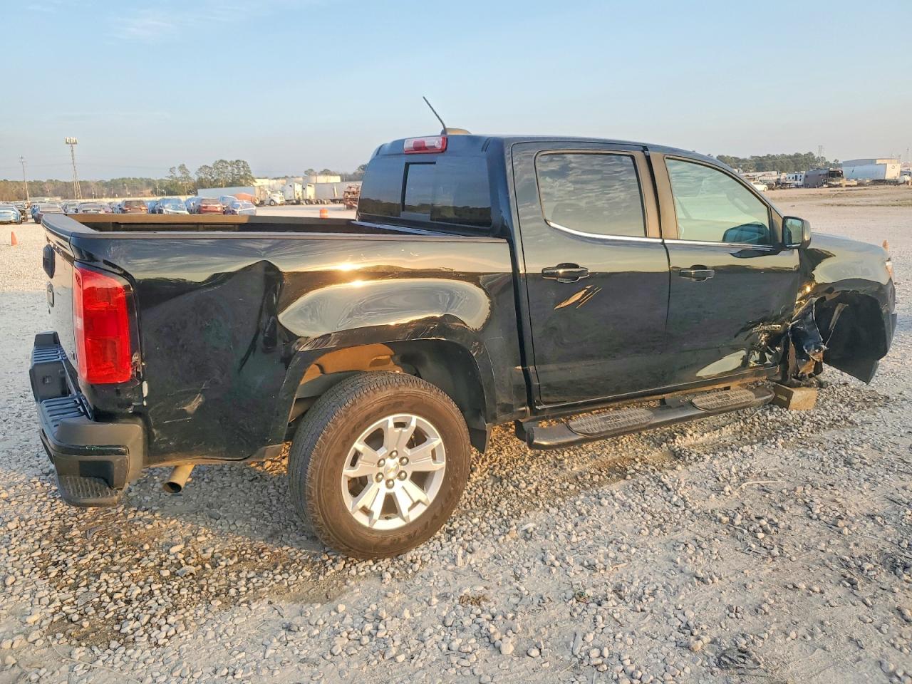 2020 CHEVROLET COLORADO LT photo 3