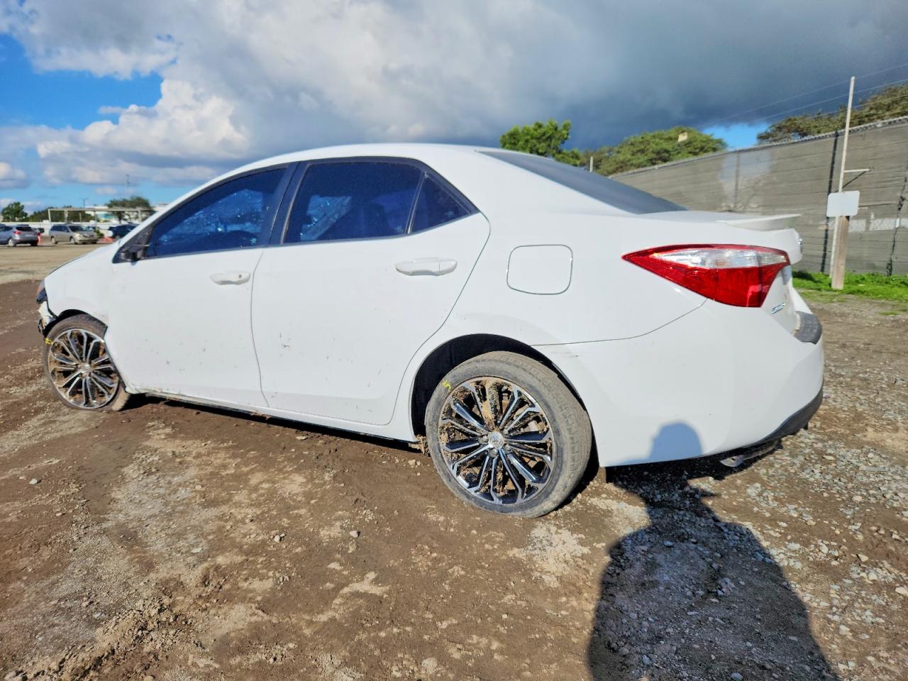 2016 TOYOTA COROLLA L photo 2