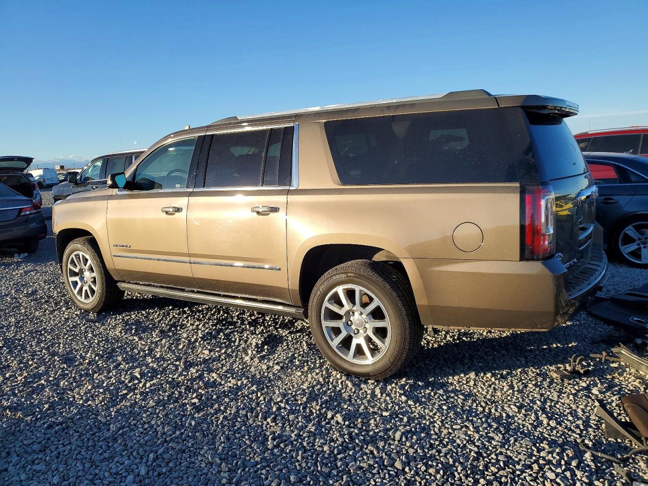 2015 GMC YUKON XL DENALI photo 2