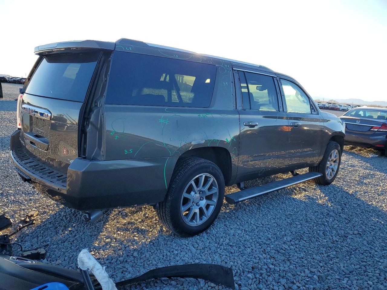 2015 GMC YUKON XL DENALI photo 3