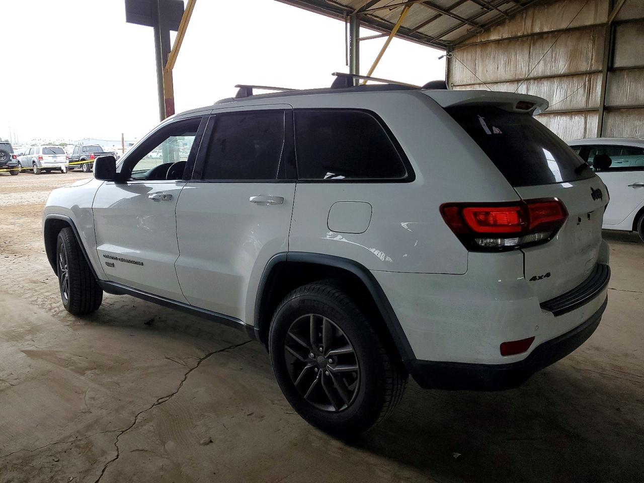 2016 JEEP GRAND CHEROKEE LAREDO photo 3