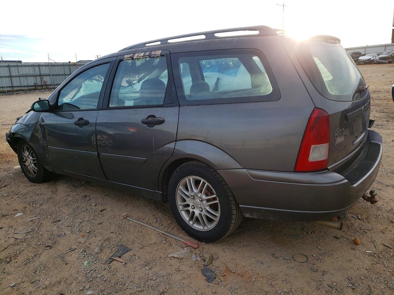 2002 FORD FOCUS SE photo 2
