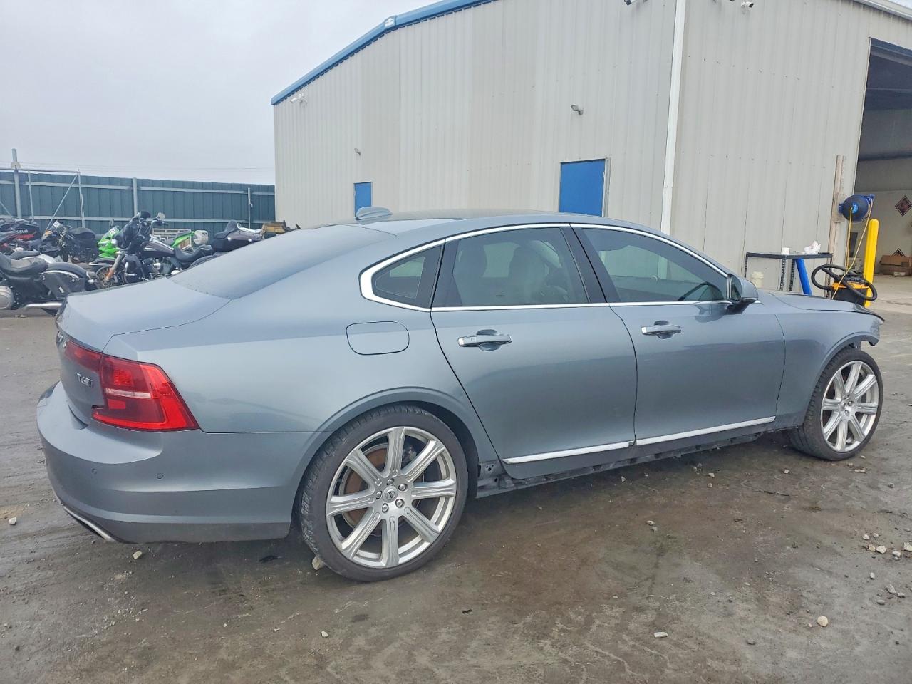 2017 VOLVO S90 T6 INSCRIPTION photo 3