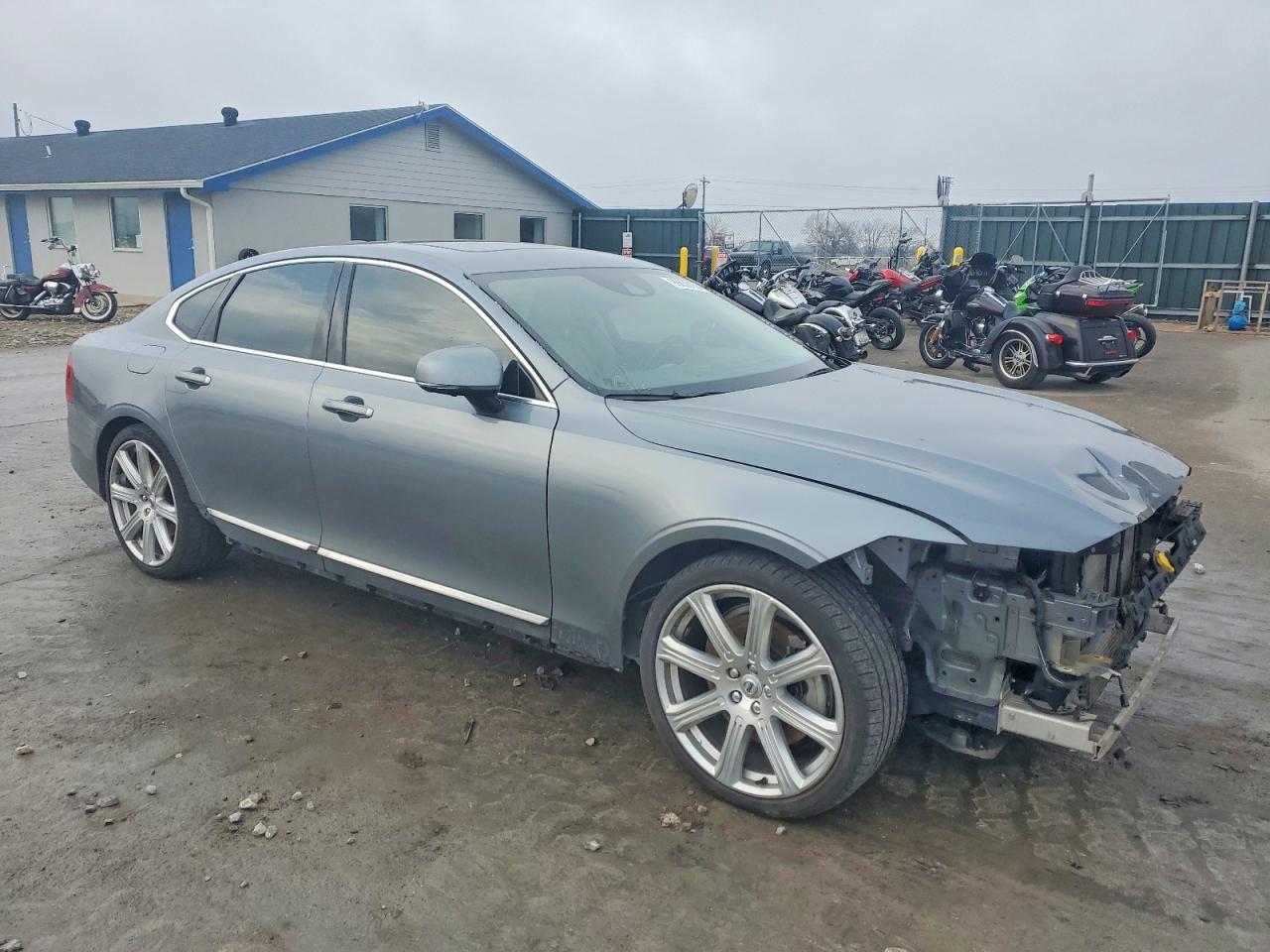 2017 VOLVO S90 T6 INSCRIPTION photo 4