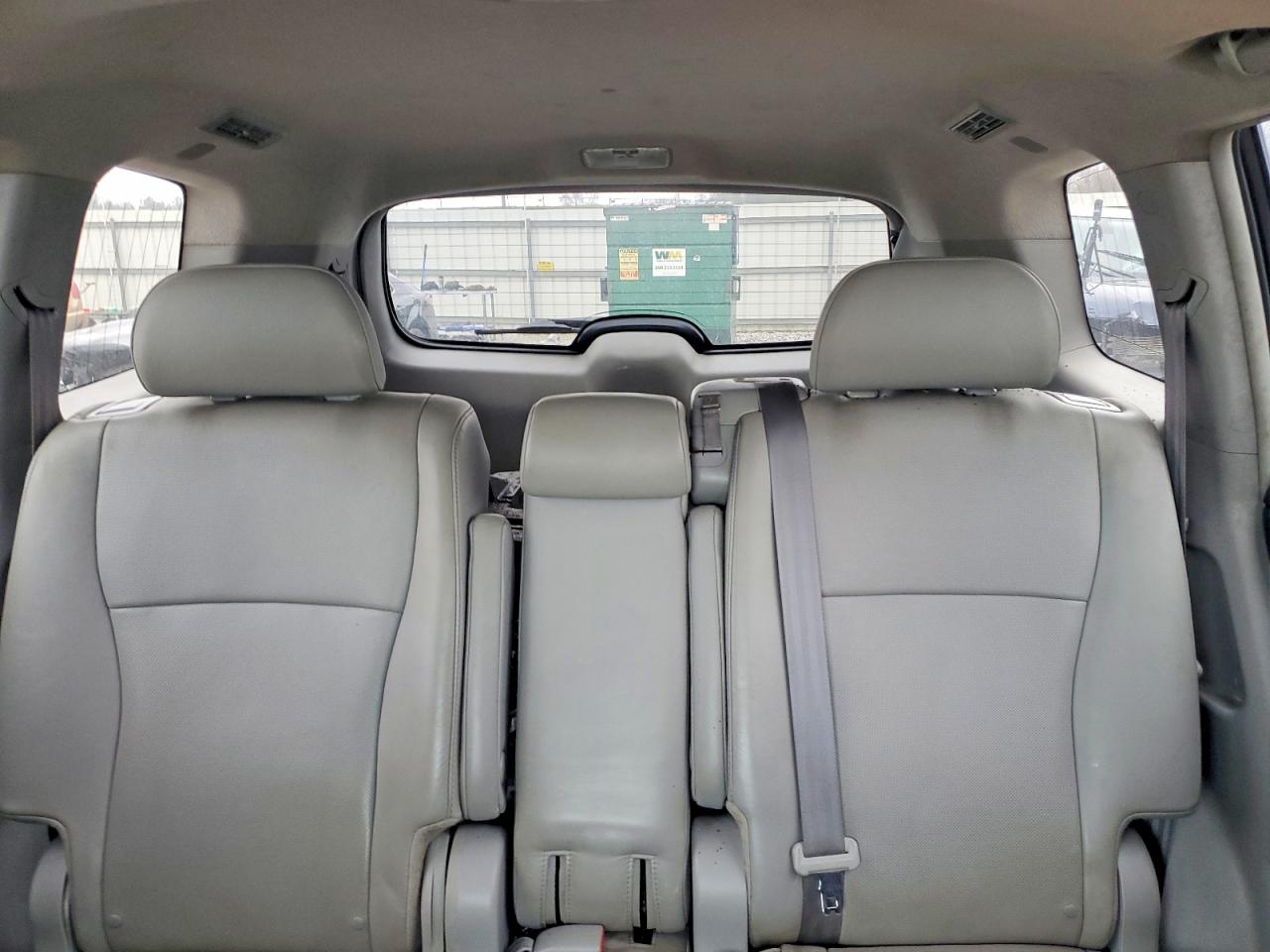 2013 TOYOTA HIGHLANDER LIMITED photo 10