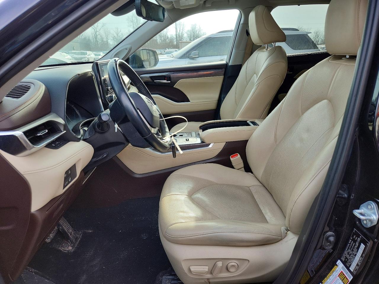 2021 TOYOTA HIGHLANDER HYBRID LIMITED photo 7