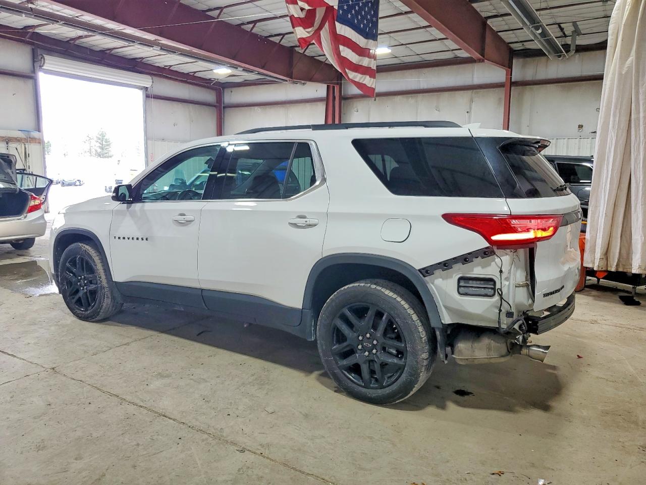 2019 CHEVROLET TRAVERSE LT photo 4