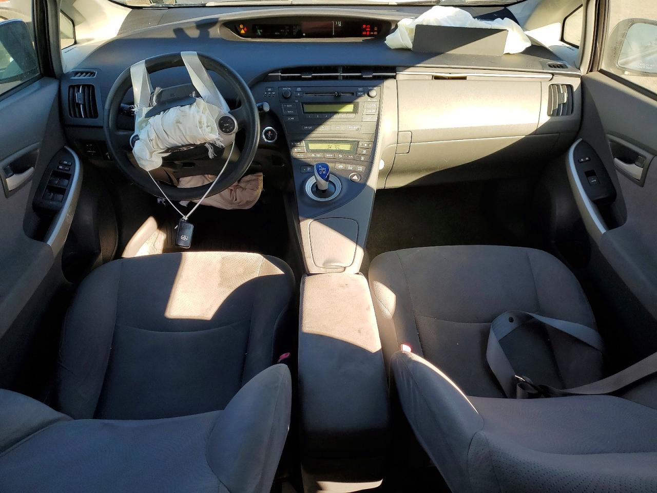 2010 TOYOTA PRIUS photo 8