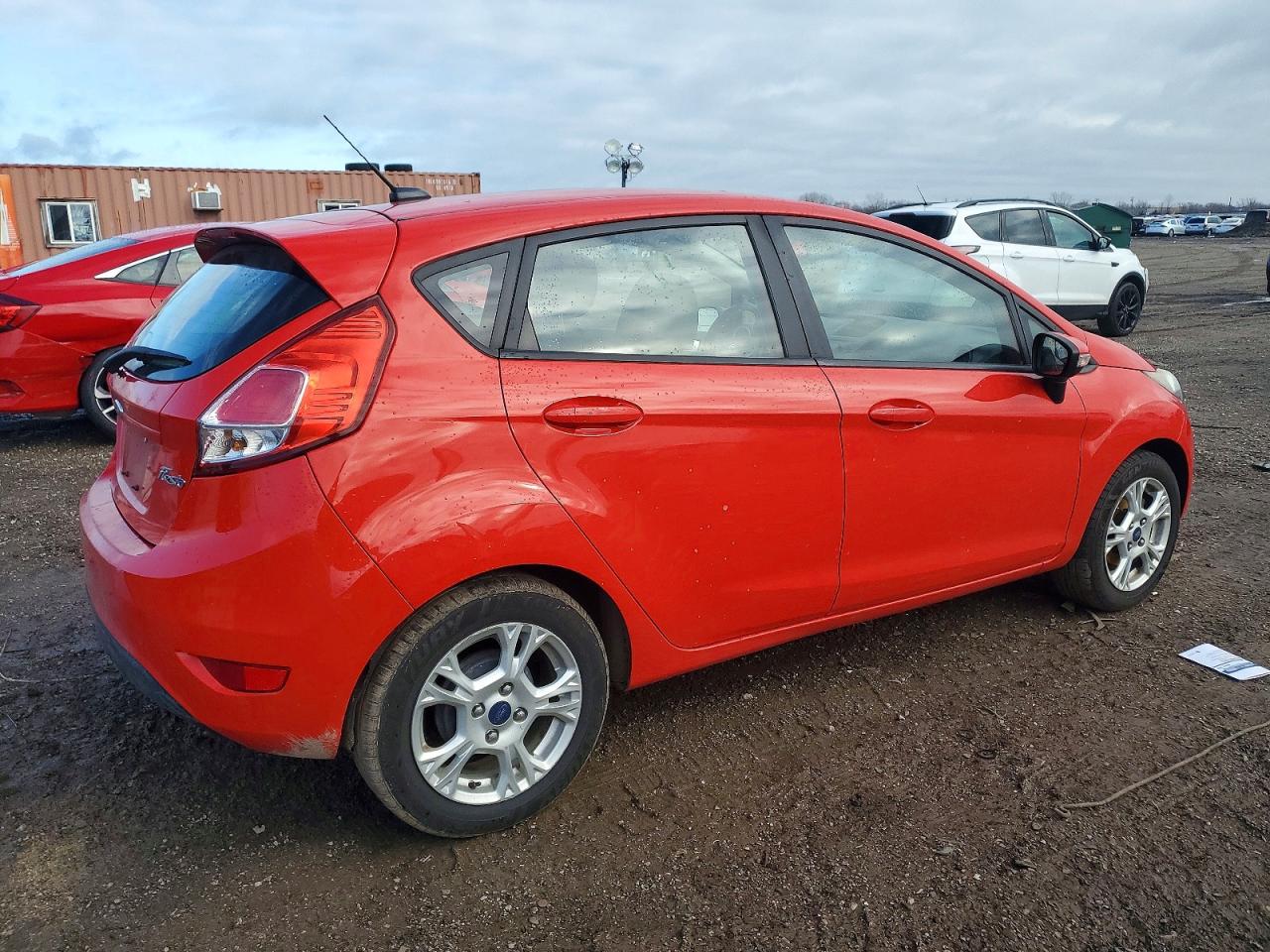 2015 FORD FIESTA SE photo 3