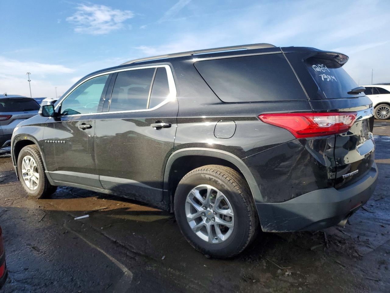 2020 CHEVROLET TRAVERSE LT photo 2