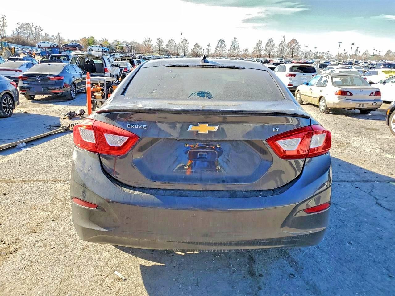 2017 CHEVROLET CRUZE LT photo 6
