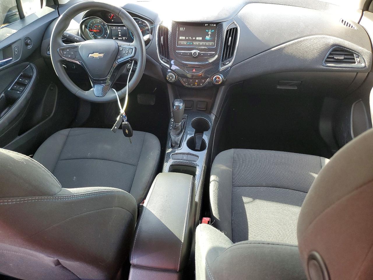 2017 CHEVROLET CRUZE LT photo 8