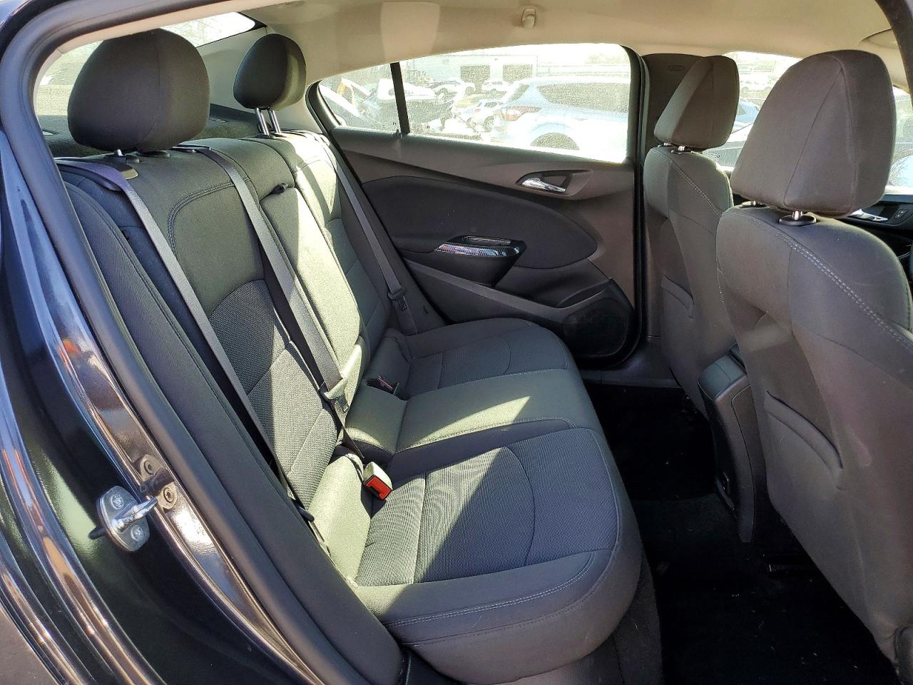 2017 CHEVROLET CRUZE LT photo 10