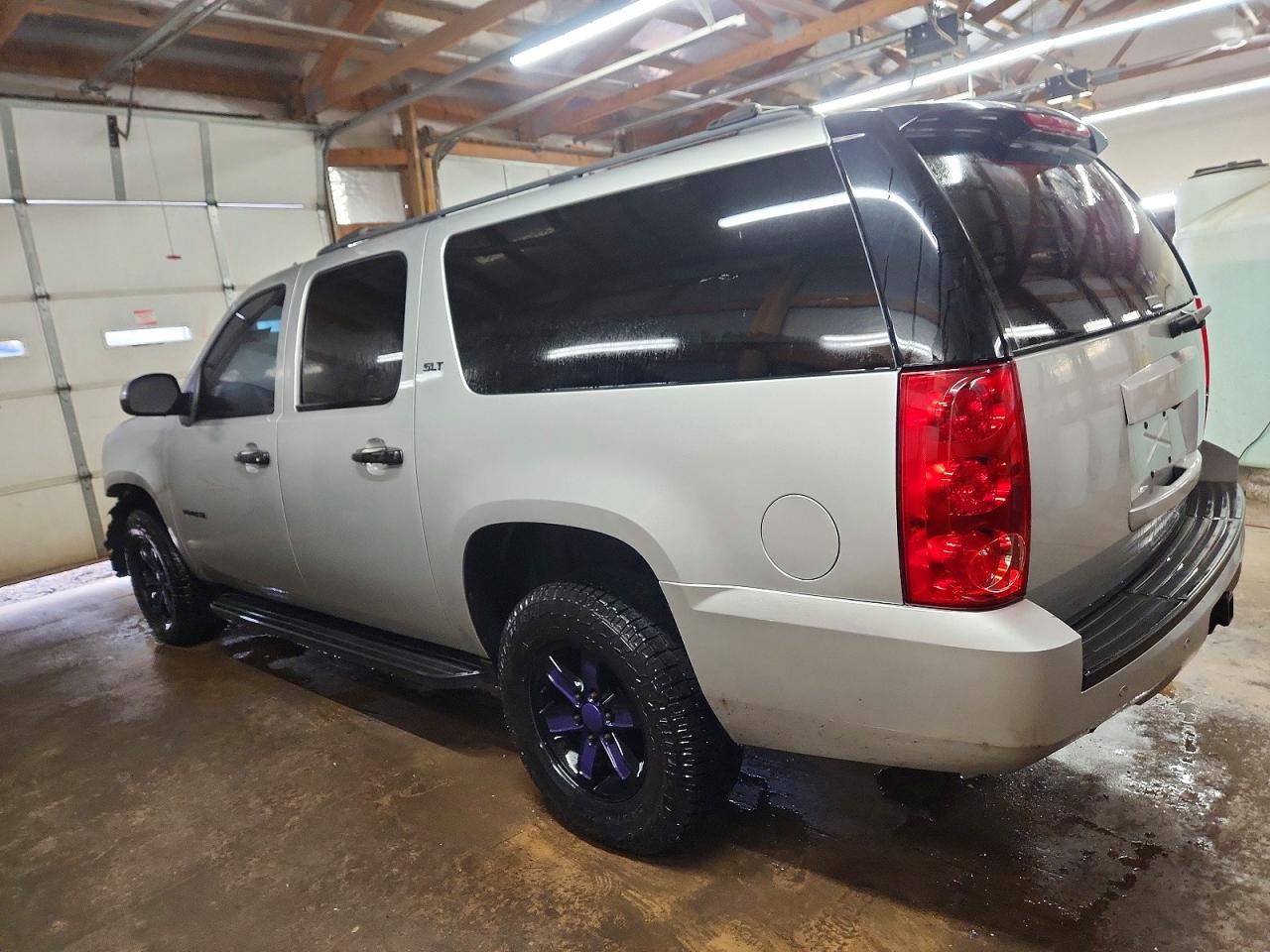 2014 GMC YUKON XL K1500 SLT photo 2
