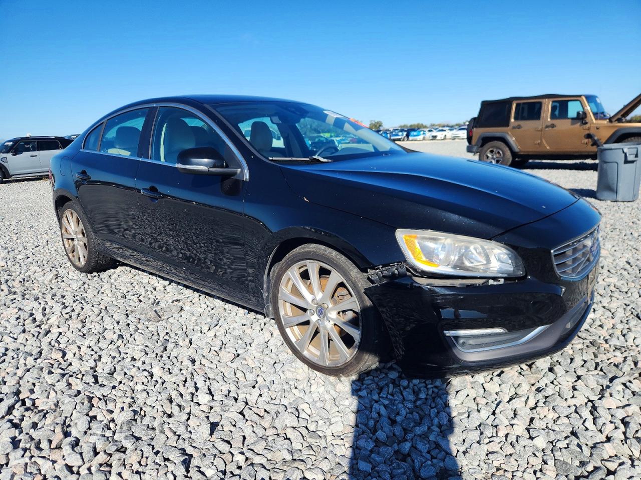 2016 VOLVO S60 PREMIER photo 4