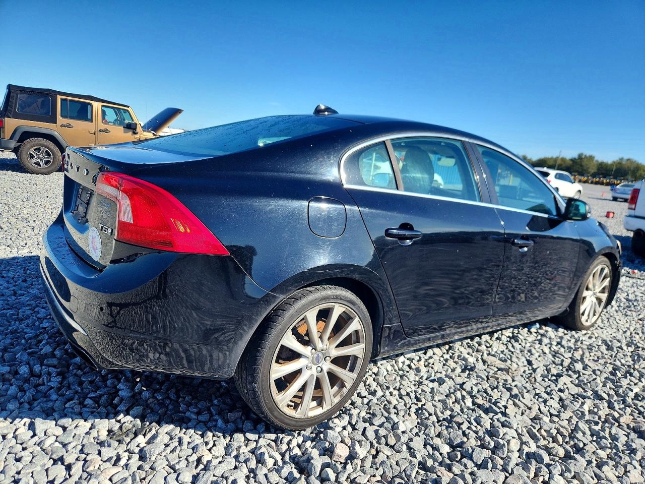 2016 VOLVO S60 PREMIER photo 3