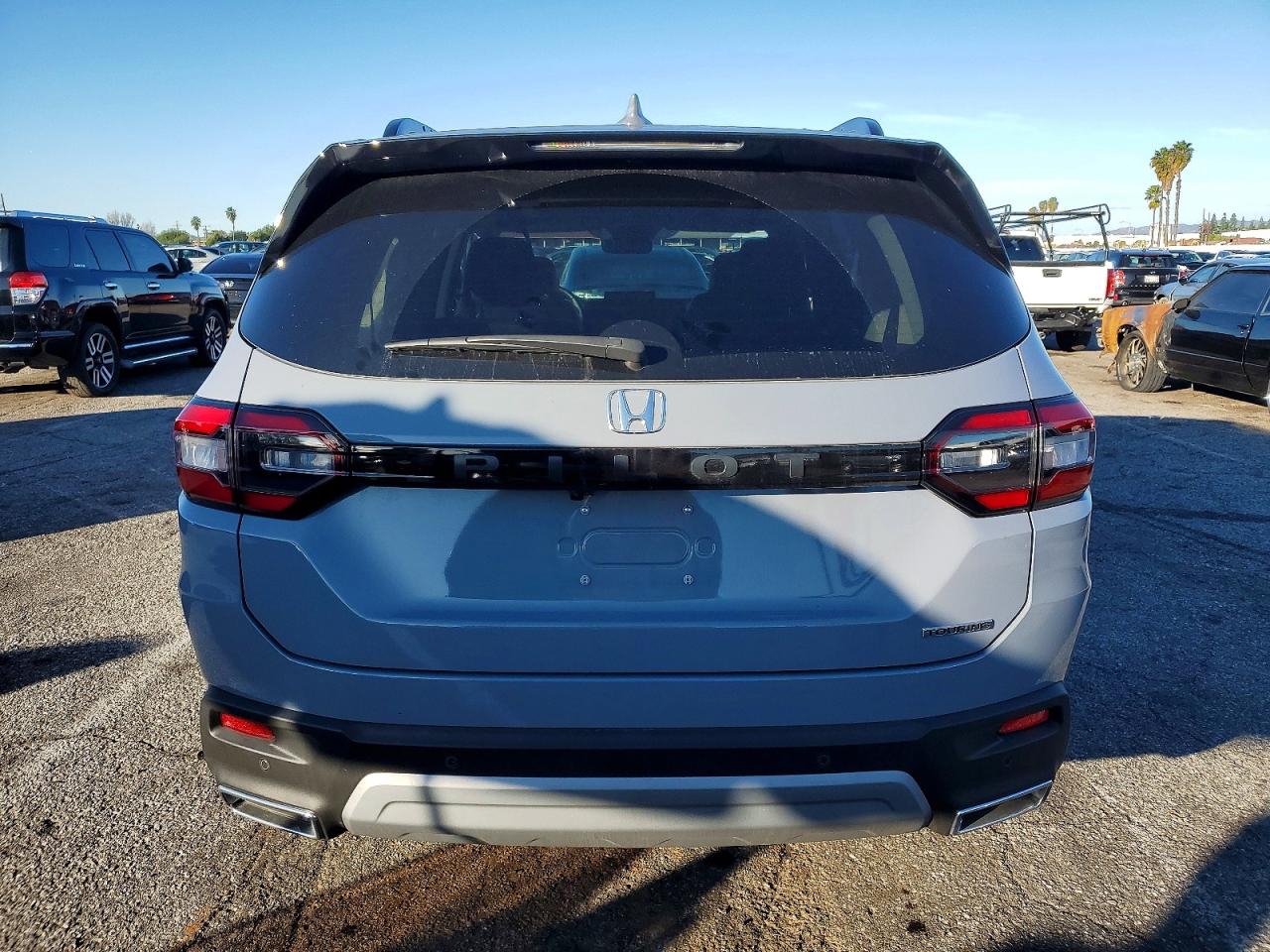 2025 HONDA PILOT TOURING photo 6