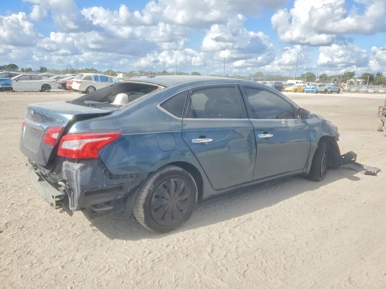 2016 NISSAN SENTRA S photo 3