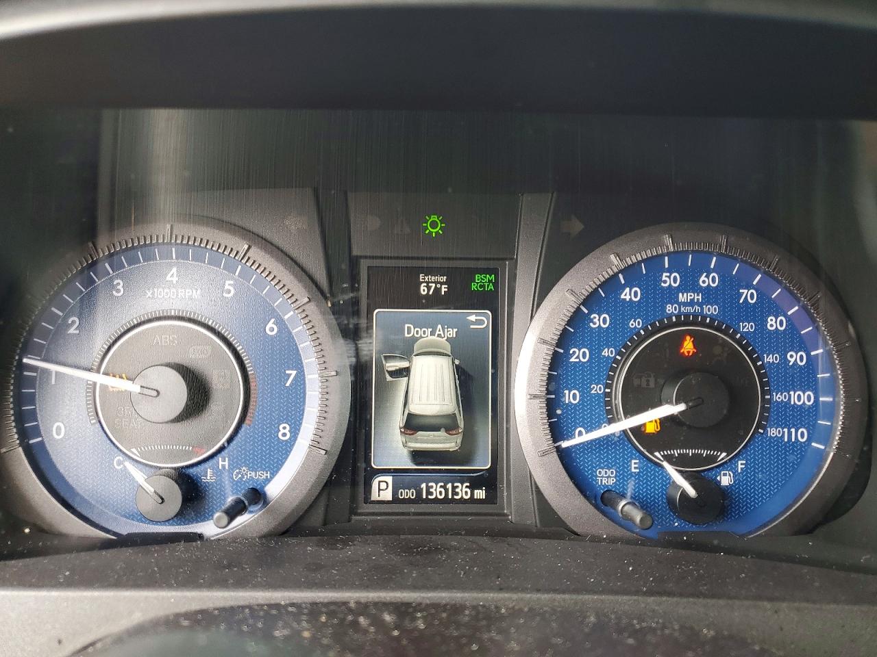 2020 TOYOTA SIENNA XLE photo 9