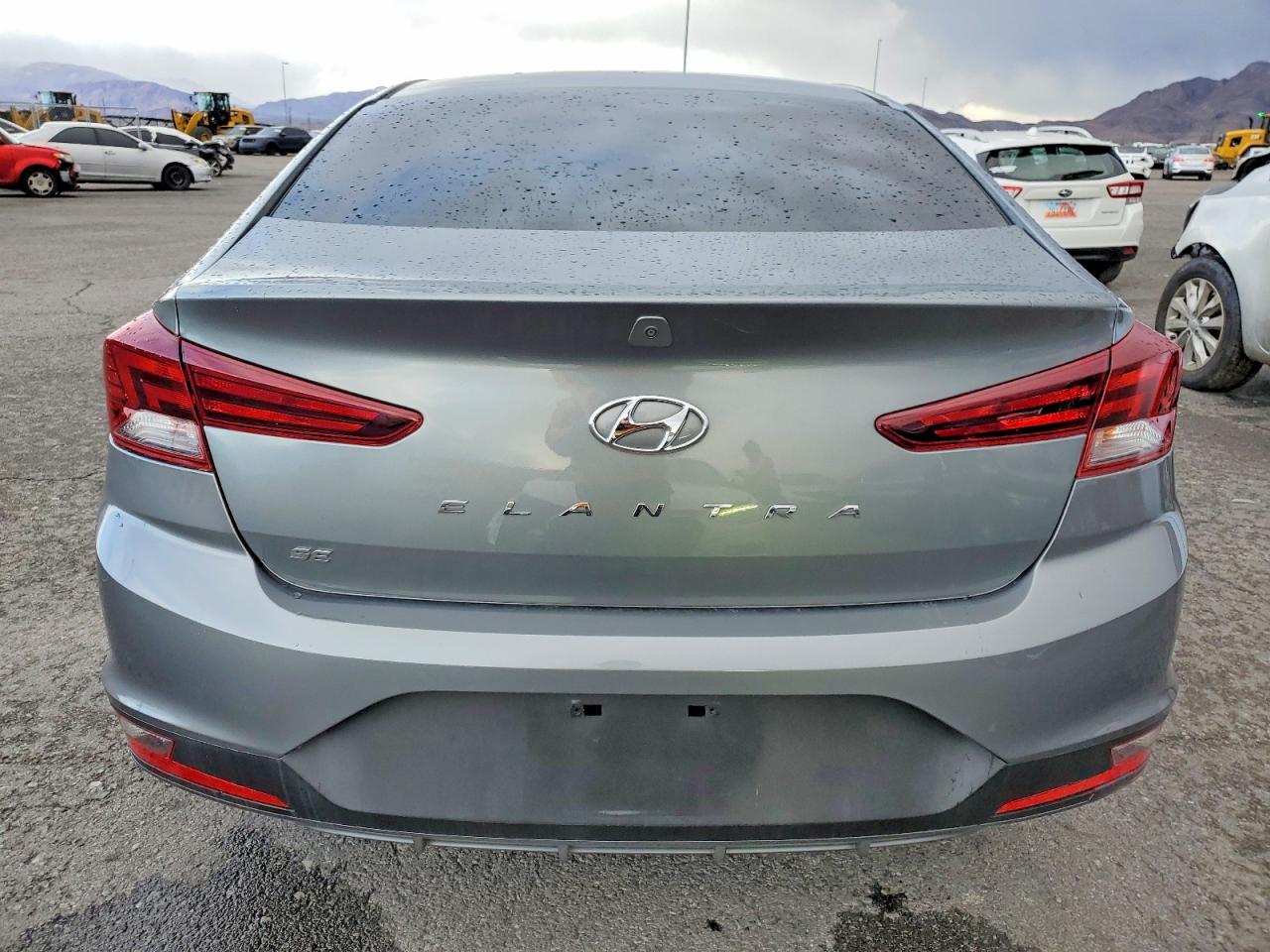 2019 HYUNDAI ELANTRA SE photo 6