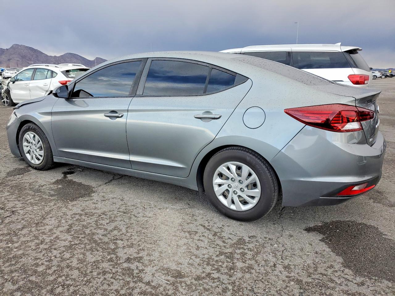 2019 HYUNDAI ELANTRA SE photo 2