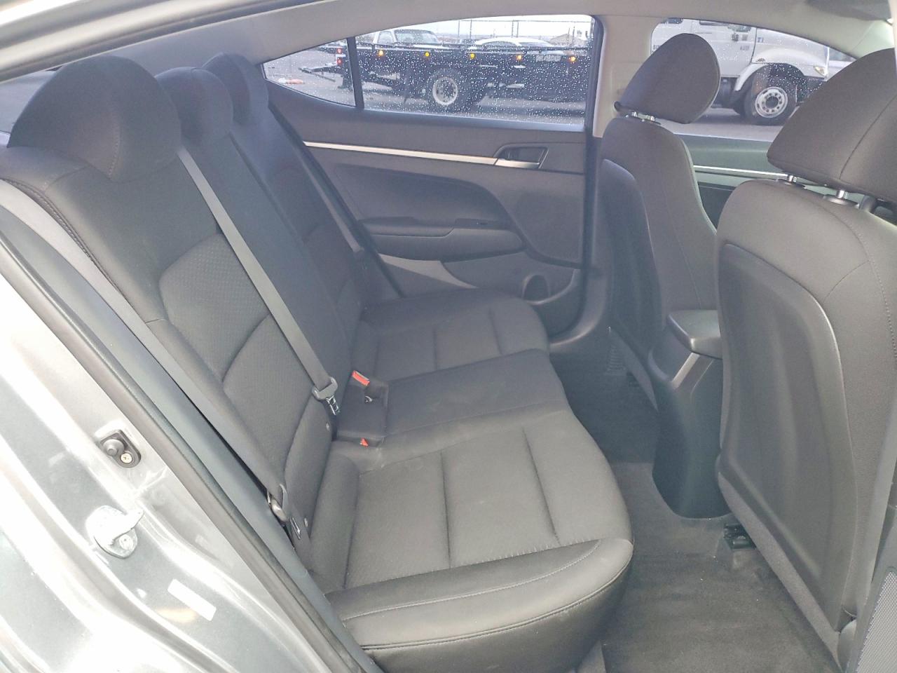 2019 HYUNDAI ELANTRA SE photo 10